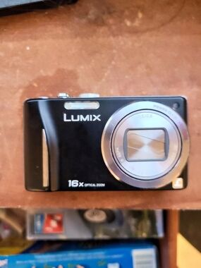Panasonic Lumix 16x Optical Zoom digital camera Digital Camera Black & Silver